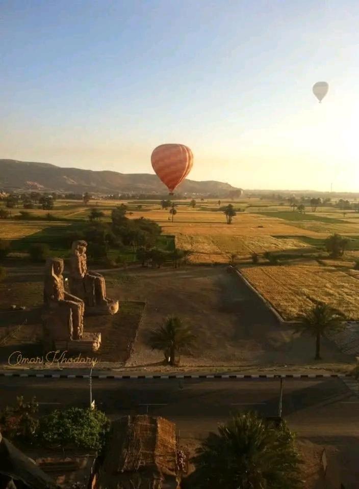 Villa Golden Life Apartments, New Property With Pool Access Luxor Bagian luar foto