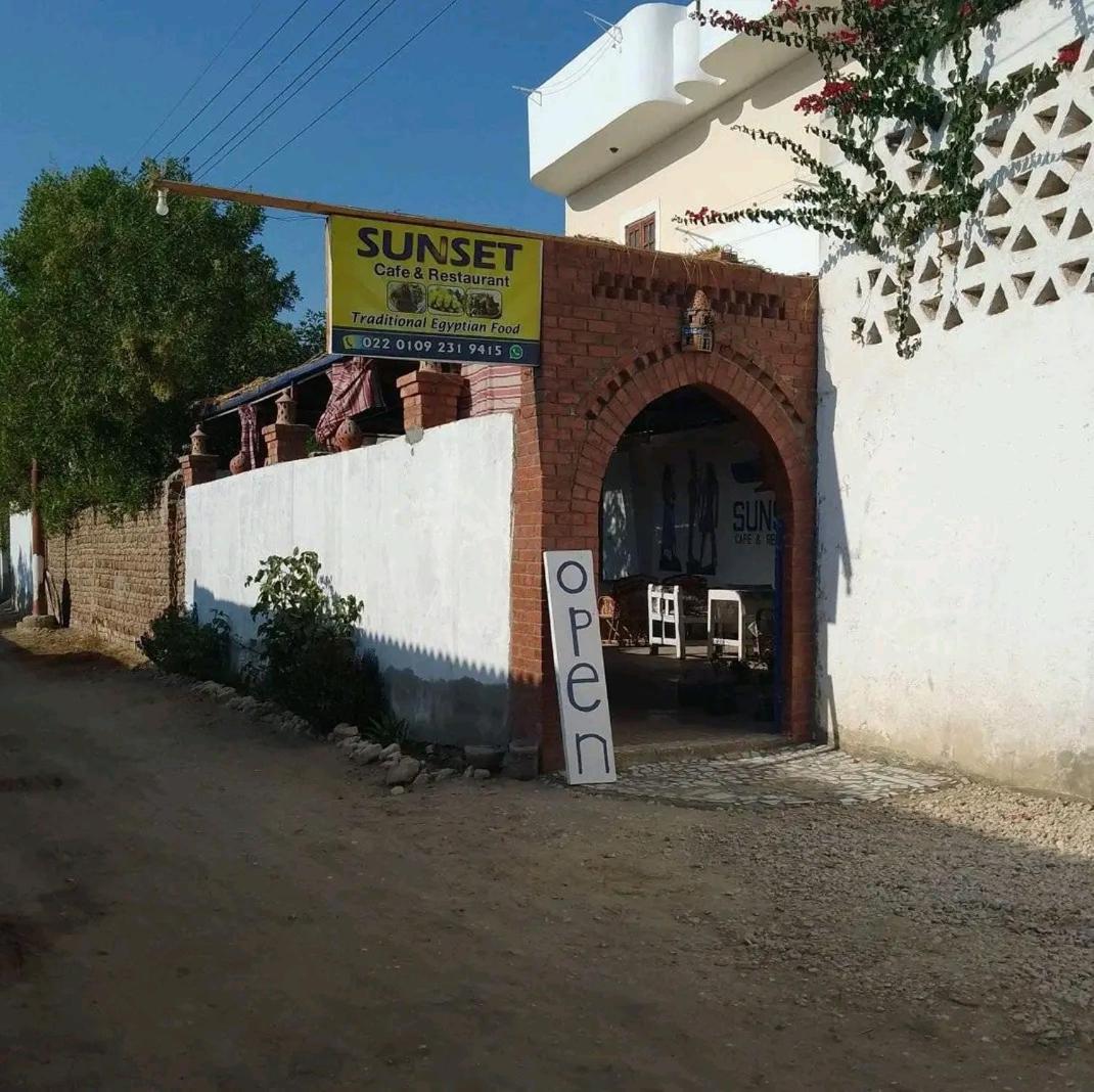 Villa Golden Life Apartments, New Property With Pool Access Luxor Bagian luar foto