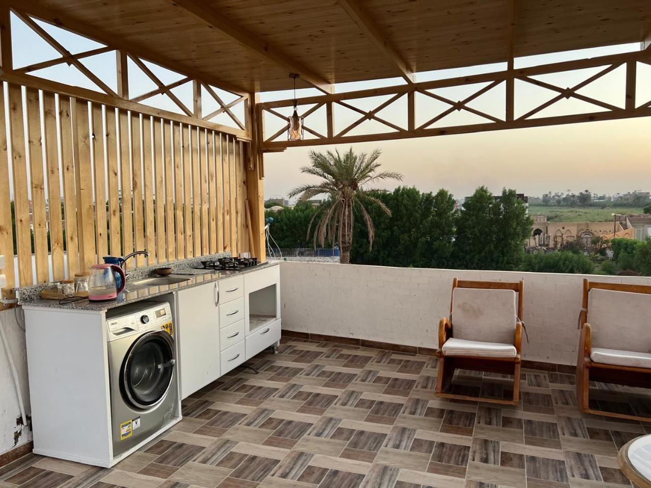 Villa Golden Life Apartments, New Property With Pool Access Luxor Bagian luar foto